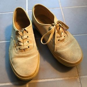 Mustard suede flatform vans